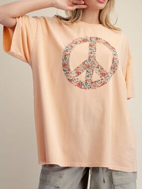 NWT EASEL Bohemian Peach Floral Peace Sign Tee Shirt Top S M L